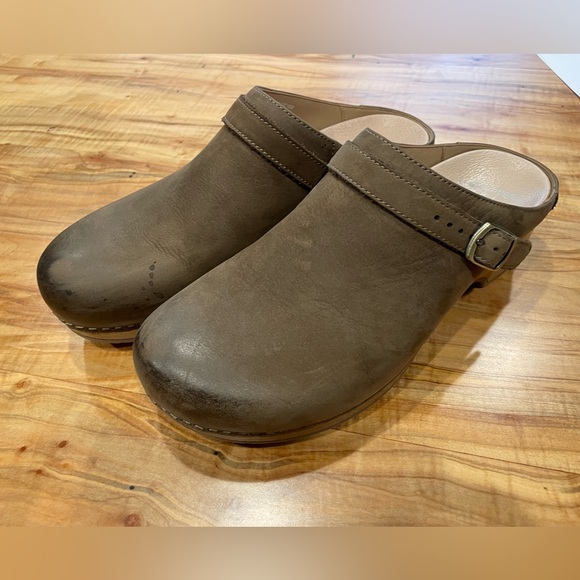 Dansko berry mule in mushroom - Picture 4 of 9